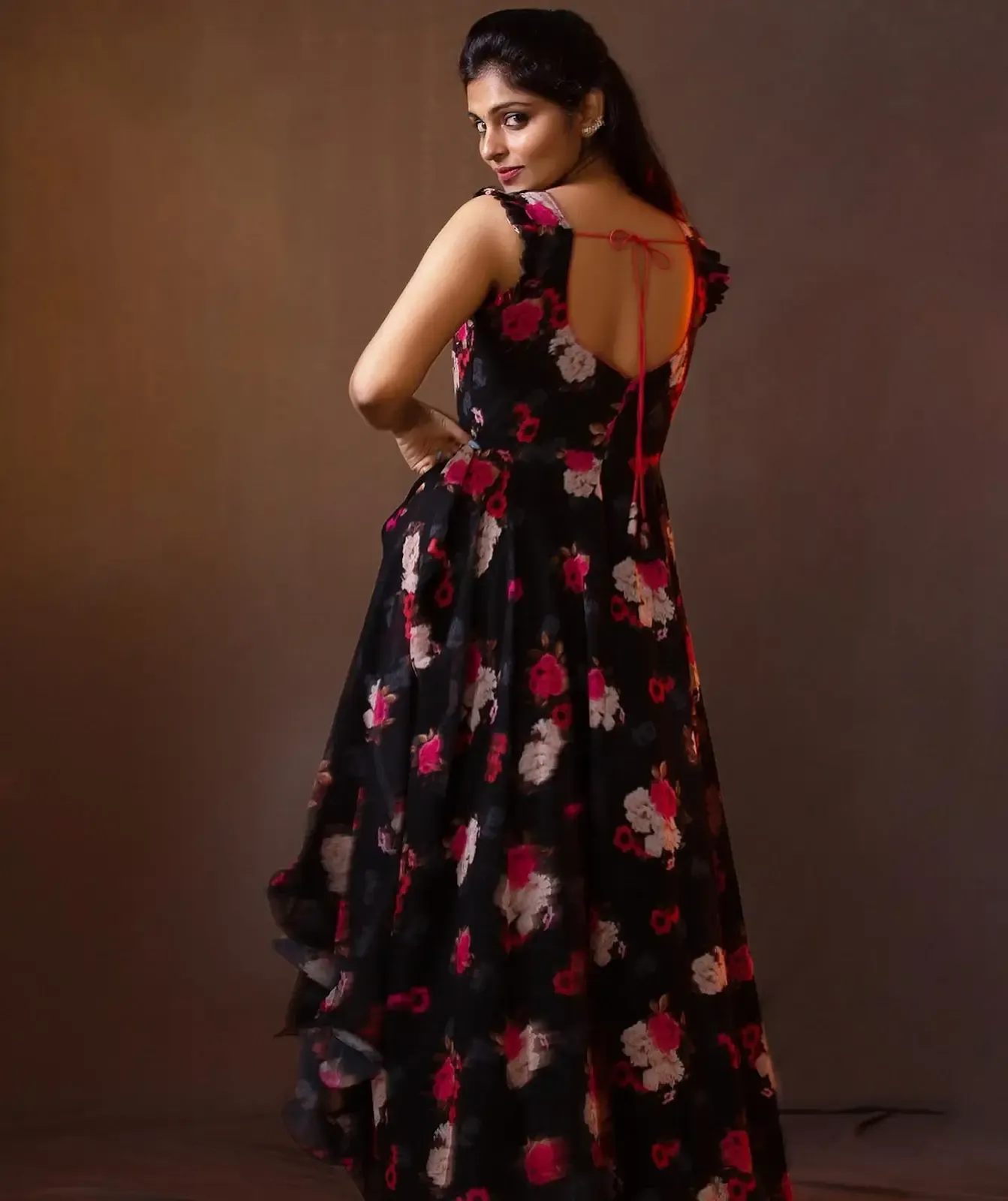 SOUTH INDIAN TV ACTRESS MOUNIKA REDDY IN BLACK DRESS